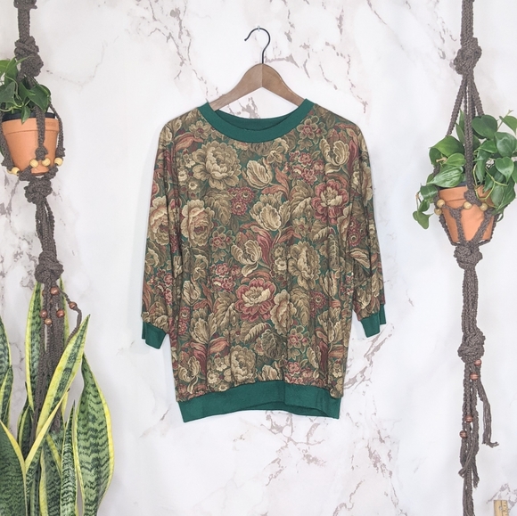 Vintage Tops - Vintage rose / floral forest green crew neck top